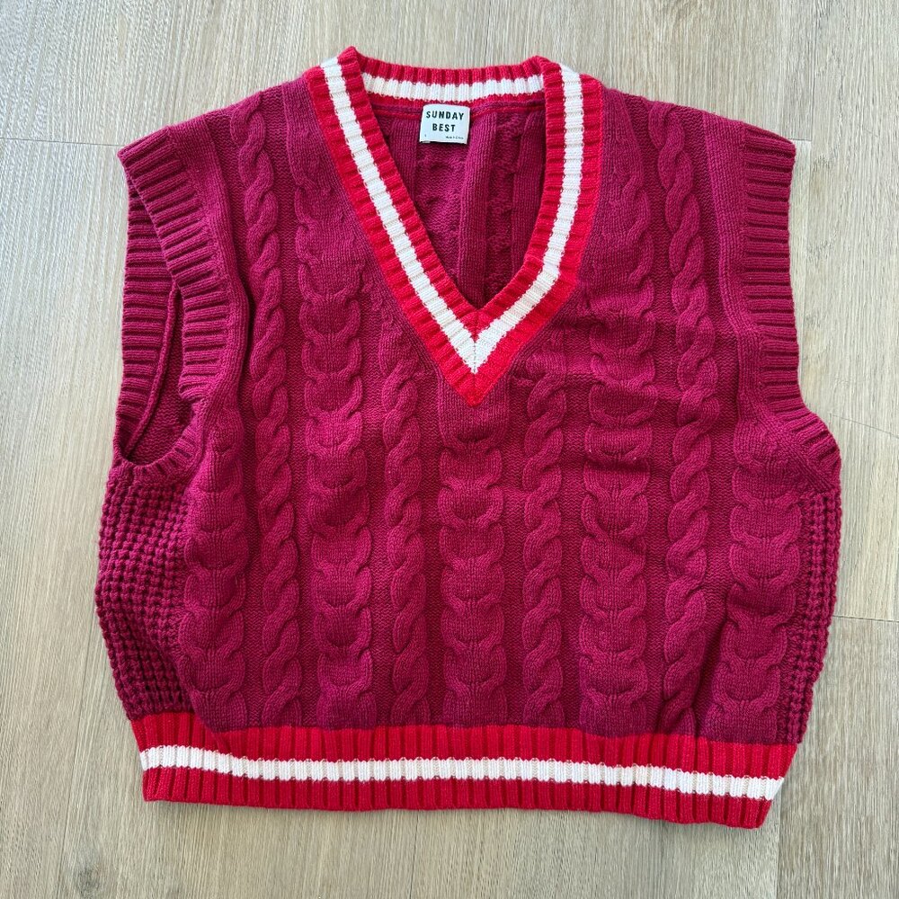 Aritzia Red Sweater Vest Size Small